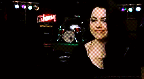 http://i1366.photobucket.com/albums/r763/Fernandinha1m/tumblr_m8zulh76zg1qfao9g_zpsef97e0bc.gif?t=1373066863